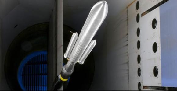 El cohete gigante que volará a los asteroides se examina en el túnel del viento