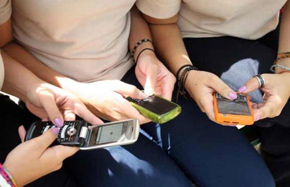 El celular, ¿una adicción contagiosa?