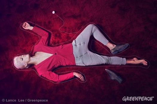 Demostrado por Greenpeace: La marcas más “chic” de ropa están contaminadas de hormonas feminizantes y de cancerígenos!