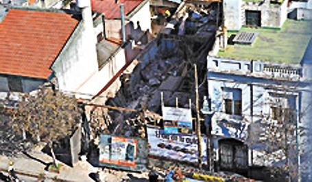 Otro derrumbe en una obra dejó seis obreros heridos