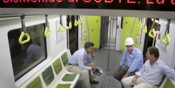 Macri presentó los nuevos vagones del subte A, y ¿aumenta la tarifa a 3,50?