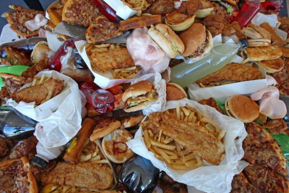 Comer alimentos menos grasos hace perder 1,6 kilogramos sin dieta
