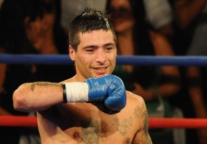 No le duró ni un round. El argentino Lucas Matthysse retuvo la corona.