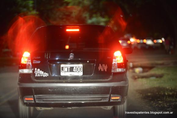 Escrachan a través de Internet a clientes de travestis y suben a la red las fotos