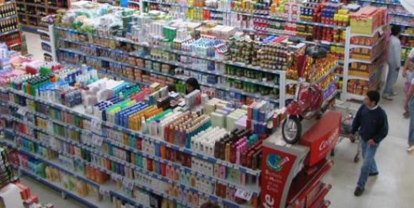 El gobierno acordó con los supermercados congelar los precios por 60 días