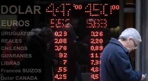 En octubre desdoblarían el mercado cambiario. INFLACIÓN Y DÓLAR PARALELO DESLUCEN LA ECONOMÍA.