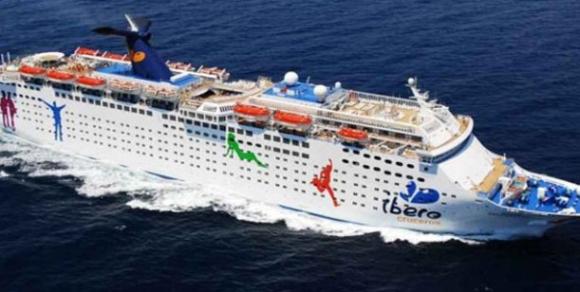 Crucero con 1500 pasajeros varados en Puerto Madero