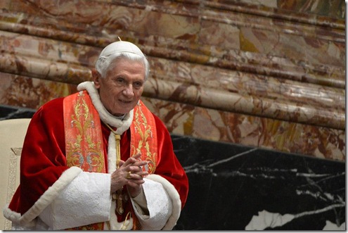 Benedicto XVI renuncia al Pontificado