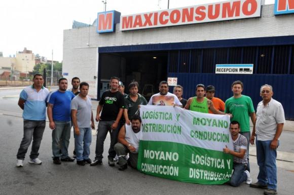 Ya son 30 las sucursales de Maxiconsumo bloqueadas por Camioneros