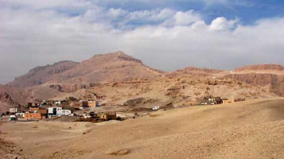 Hallan una pirámide de más de 3.000 años de antigüedad en Egipto