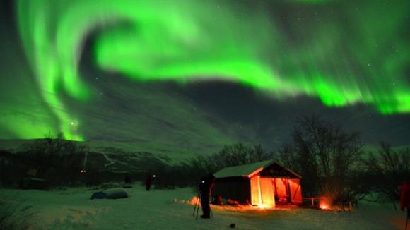 Aurora boreal: 13 días de observación en un minuto de video