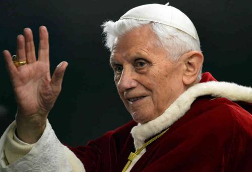 Benedicto XVI iluminó con la verdad al mundo frívolo e indiferente, afirman Obispos