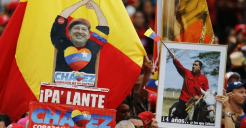 Chávez deja un país hundido en una dictadura militar. AHORA ES EL TIEMPO DEL ENDIOSAMIENTO Y EL MITO.