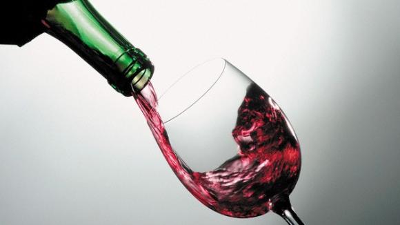 Vivir hasta los 150 años: El vino tinto escondería un componente antienvejecimiento