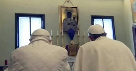 Encuentro histórico: El fraternal encuentro de dos Papas. Francisco y Benedicto XVI.