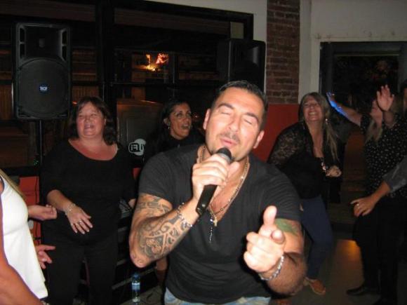 FOTOS SHOW GUSTAVO SANTILLAN EN ¨FELIX CAFE¨ EL SABADO PASADO