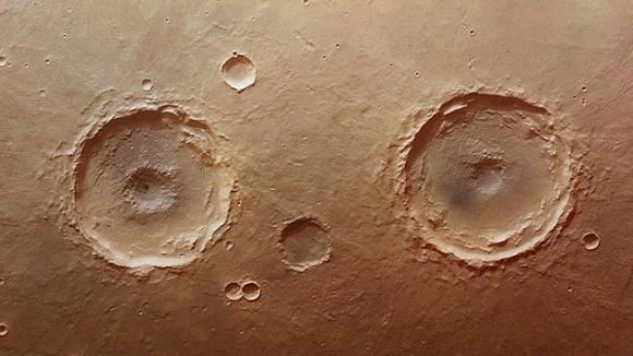 Los ´ojos´ del planeta rojo: Hallan una pareja de cráteres gemelos en Marte