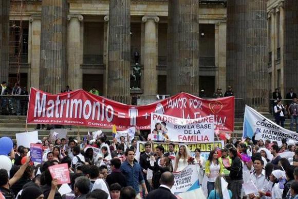 Al senado de Colombia no le impresionan Francia ni Nueva Zelanda y vota no al matrimonio gay