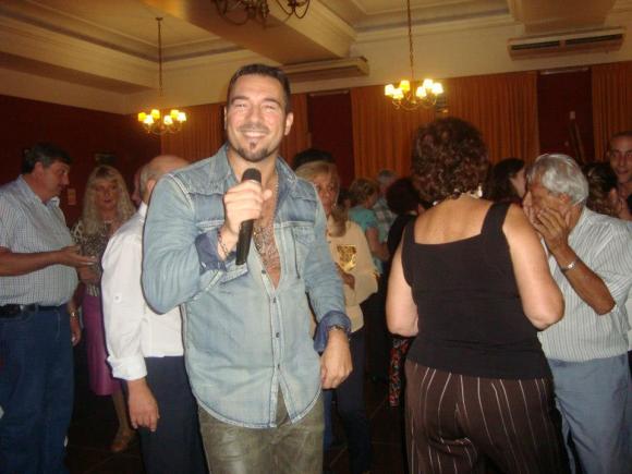 HOY MARTES 30 SHOW GUSTAVO SANTILLAN EN ¨LO DE PEREZ¨