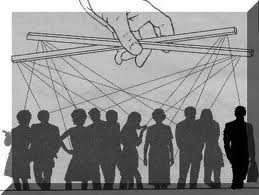 Padres marionetas, hijos a la deriva