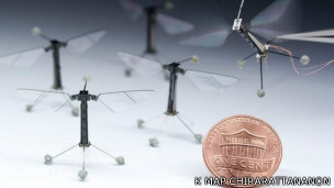 El robot-mosca que bate sus alas 120 veces por segundo