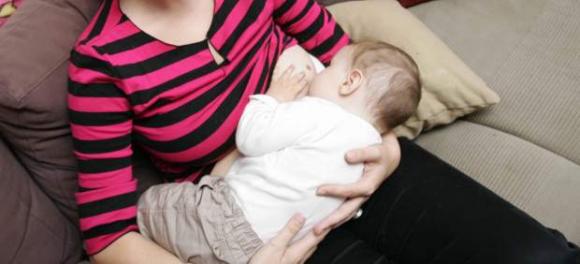 El peligro del VIH para los bebés: las madres con el virus que les amamantan podrían contagiarles