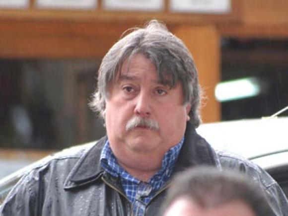 EL JARDINERO COBRO 220 MIL PESOS DEL GOBIERNO DE ENTRE RIOS, ES FUNCIONARIO EN ESA PROVINCIA Y FUNCIONARIO EN EL ENTE REGULADOR DE AEROPUERTOS