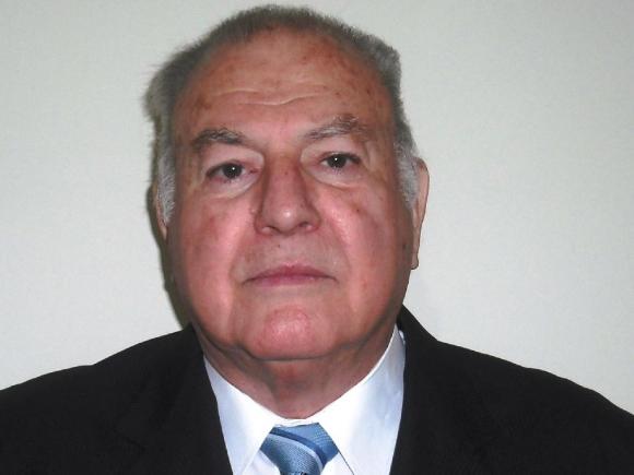 CURRICULUM VITAE DE CARLOS UNZUÉ