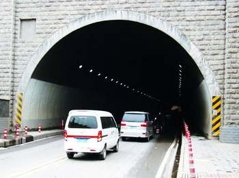 ´Túnel del tiempo´ en China atrasa relojes una hora