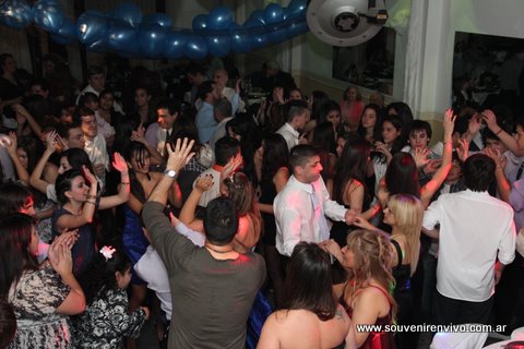 SHOWS VIERNES 14 Y SAB 15 JUNIO