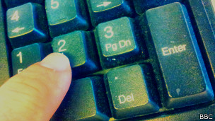 Un banquero transfirió millones mientras dormía