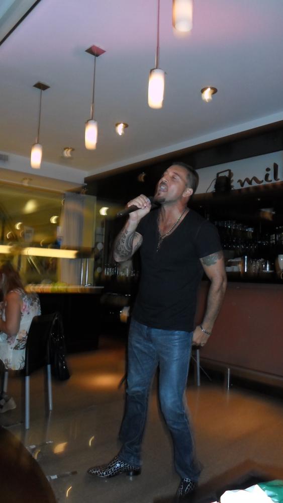 ESTE SABADO 22 JUNIO SHOW EN¨VIVANCO TIGRE¨