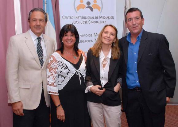 Herramientas de mediación en conflictos públicos. 