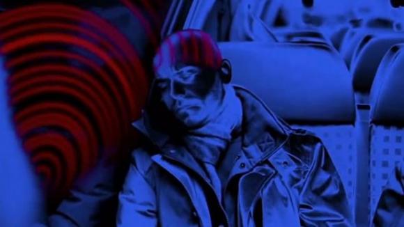 ¿Voces en su cabeza lo impulsan a comprar? No tenga miedo, es publicidad