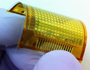 Crean “Piel electrónica” flexible que puede controlar signos vitales