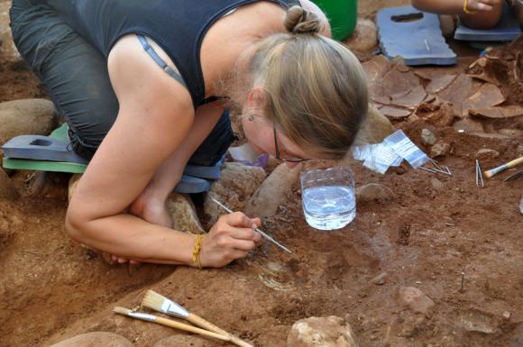 Calabreses de Italia adoptan costumbres griegas hace 2.800 años