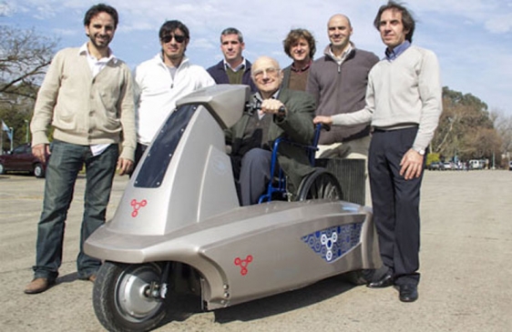 Cientificos Argentinos del INTI desarrollan un vehículo eléctrico para desplazarse en silla de ruedas‏