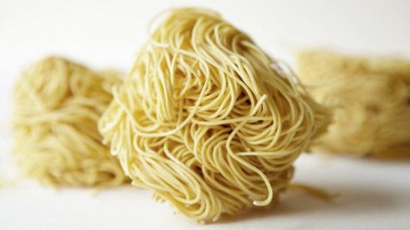 Japón alberga la primera central que genera electricidad a partir de fideos