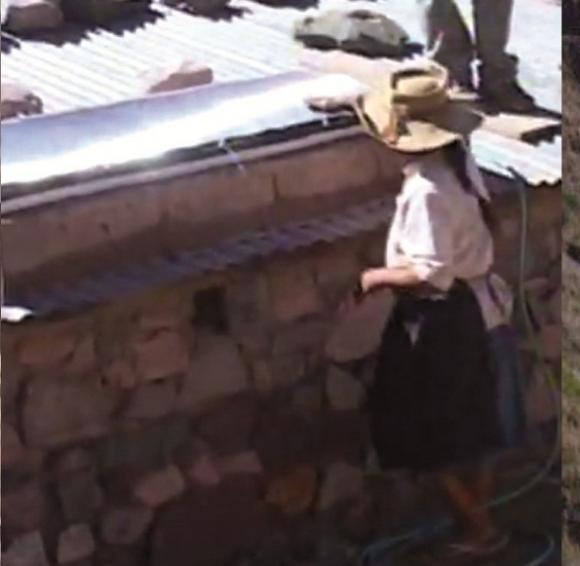 Desarrollan e instalan calefones solares de bajo costo en comunidades originarias