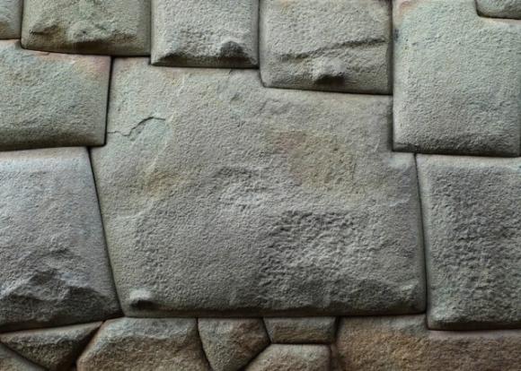 ¿Podían los antiguos peruanos moldear la piedra?