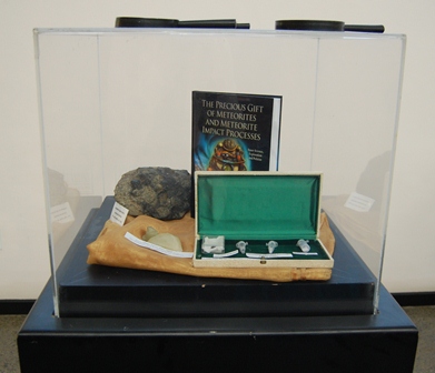 Geólogo expone primer remanente del núcleo de un cometa con micro diamantes