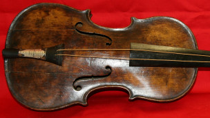 Exhiben violín tocado a bordo del Titanic