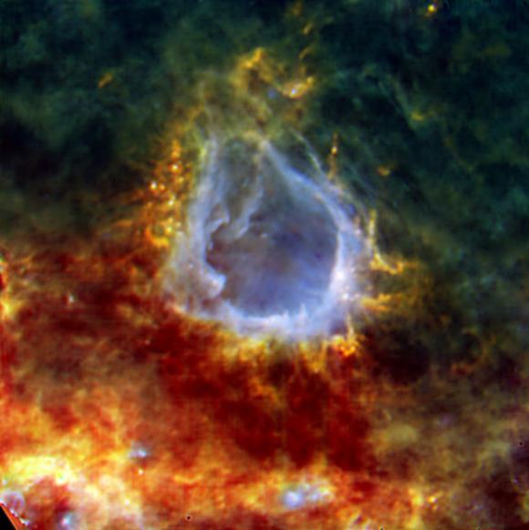 Burbuja galáctica esconde una estrella embrionaria gigante