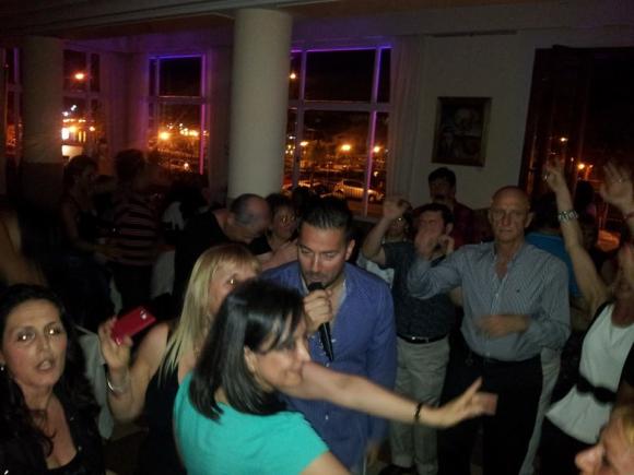 FOTOS SHOW GUSTAVO SANTILLAN EN¨VIVANCO¨SABADO PASADO