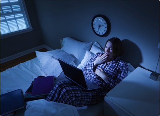 Por qué una trasnochada te daña tanto