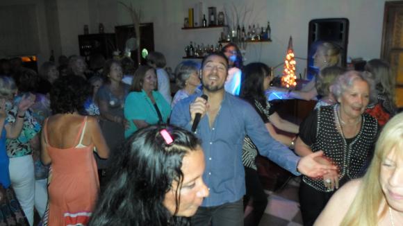 FOTOS SHOW GUSTAVO SANTILLAN EN¨VIVANCO¨AYER