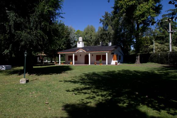 IMPORTANTE QUINTA EN BARRIO PARQUE EL REMANSO - CAPILLA DEL SEÑOR