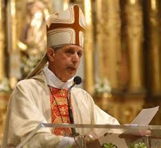 A Monseñor Aurelio Poli: ¡acuda en socorro del rebaño expuesto a tan grave peligro como el representado por ¨Chau tabú¨