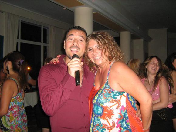 FOTOS SHOW GUSTAVO SANTILLAN EN¨VIVANCO¨AYER