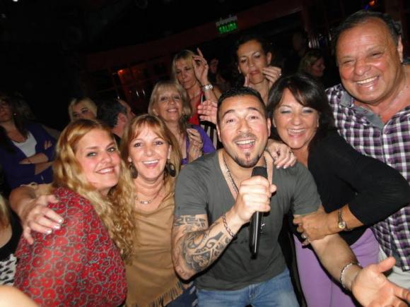 SABADO 4 ENERO SHOW GUSTAVO SANTILLAN EN¨LA VENTOLA¨